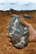 Biface de grande dimension (20,5 cm x 12 cm) datant d'environ 90 000 ans, mis au jour sur le site Paléolithique de Tigery (Essonne), 2016. 