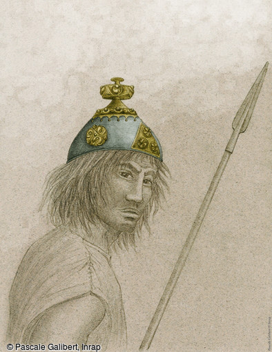 Hypothèse de restitution du casque en fer avec cimier et plaques décoratives en alliage cuivreux, dépôt cultuel du sanctuaire gaulois de Tintignac (Christophe Maniquet). 