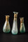 Balsamaires (fioles à parfum) en verre, découverts dans la nécropole antique de Narbonne (Aude) en 2019. Ils étaient fréquemment utilisés dans les rites funéraires romains. 