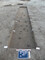 Test de fouilles manuelles dans la zone 1, du niveau 1 qui apparait dès 45 cm de profondeur, mené dans les formations de sables éolisés à Decize (Nièvre). Il ne s'y dégage pas de forte concentration de vestiges.
