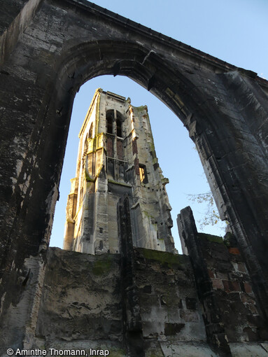 Vue de la tour de l'église Saint-Pierre-du-Châtel à Rouen (Seine-Maritime)