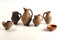 Ensemble céramique gallo-romain (cinq cruches et une coupe à boire) daté de la fin du IVe et du début du Ve s. de notre ère, nécropole de Gouesnac'h (Finistère), 2007. 