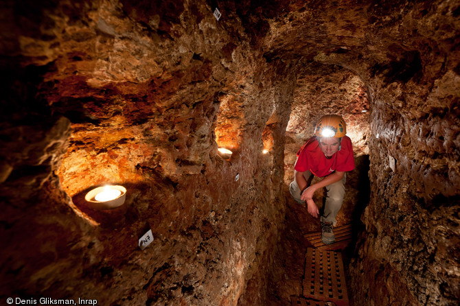 Souterrain médiéval découvert à Sublaines (Indre-et-Loire), 2012.  Ce souterrain-refuge, intégralement conservé, devait servir de refuge mais également de lieu de stockage en protégeant les denrées des pillards. 