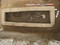 Sépulture en sarcophage présentant une importante pathologie au niveau du genou, collégiale Saint-Martin de Brive (Corrèze), 2012.Le fond de la cuve a été retaillée spécialement afin d'accueillir le genou soudé du défunt.