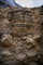 Vue de détail d'un mur en terre daté du VIe s. avant notre ère, mis au jour en contrebas de la butte Saint-Laurent, Marseille, 2005.La conservation de ces architectures de terre crue demeure exceptionnelle pour la période grecque.