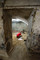 Fouille d'une cave d'un supermarché dans laquelle ont été retrouvés des ossements humains liés au cimetière de la Trinité, daté du XIIe siècle, mis au jour à Paris, en 2015. 